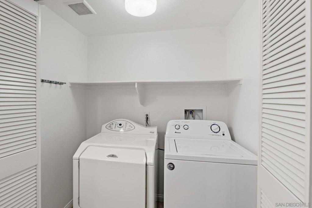 750 Harbor Cliff Way 105 Property Photo 16