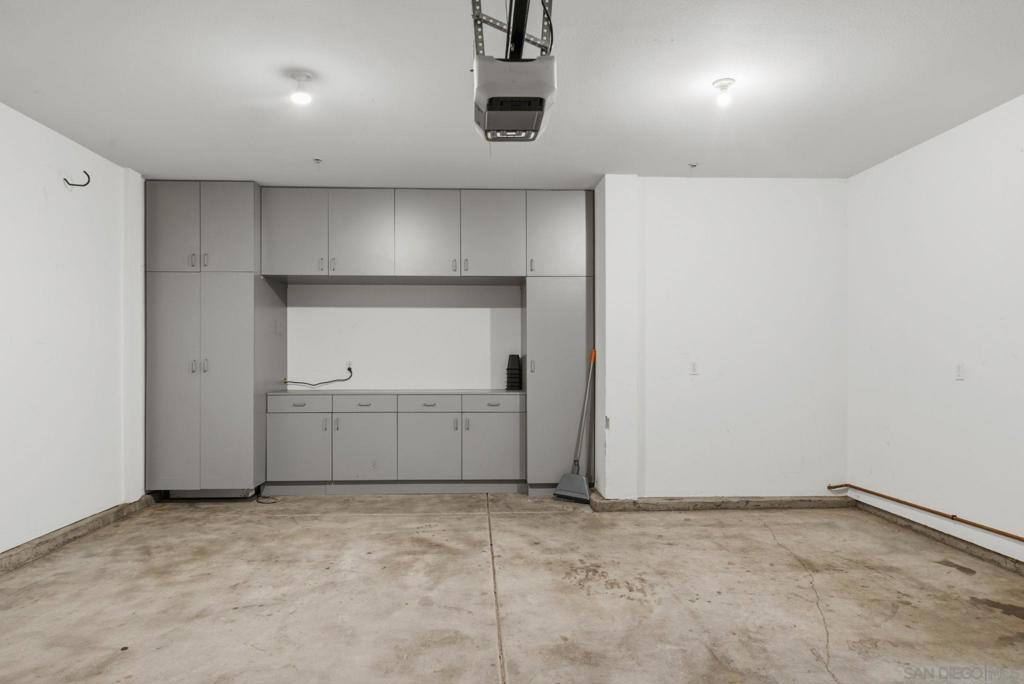 750 Harbor Cliff Way 105 Property Photo 18