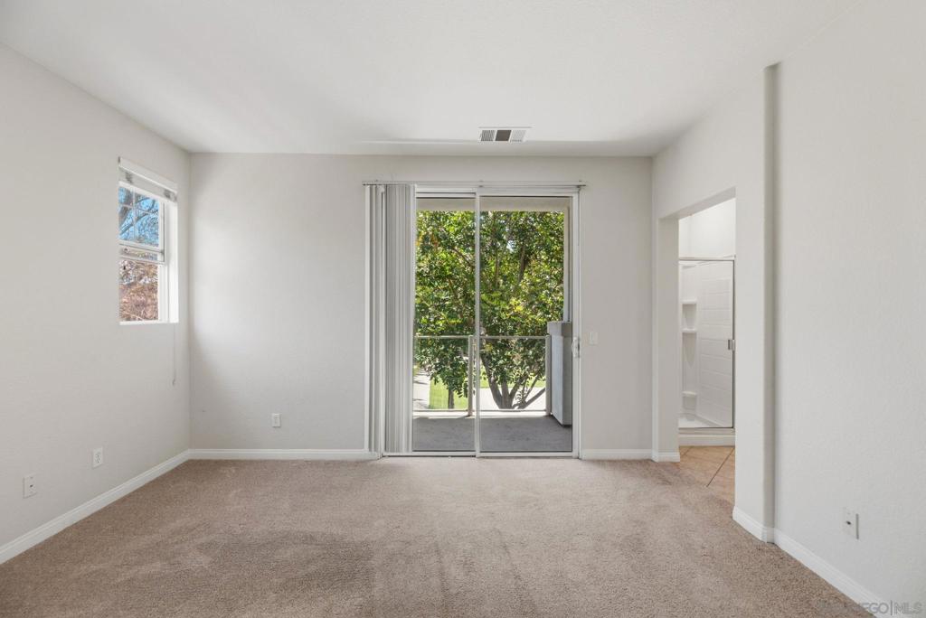 750 Harbor Cliff Way 105 Property Photo 19