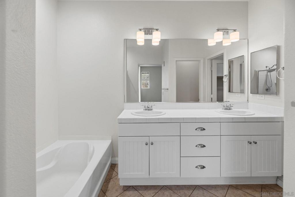 750 Harbor Cliff Way 105 Property Photo 22