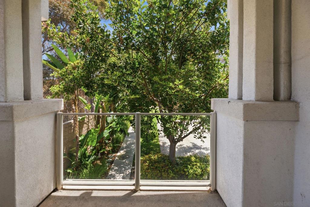 750 Harbor Cliff Way 105 Property Photo 26