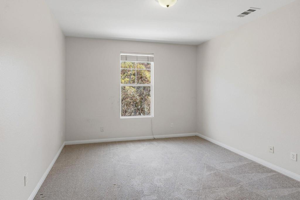 750 Harbor Cliff Way 105 Property Photo 29