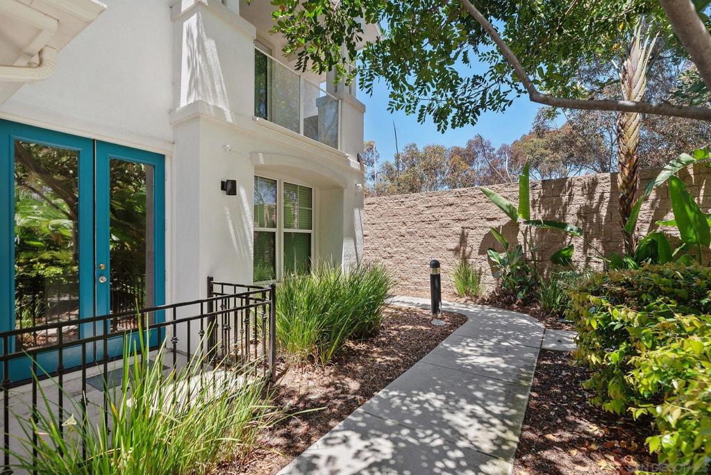 750 Harbor Cliff Way 105 Property Photo 37