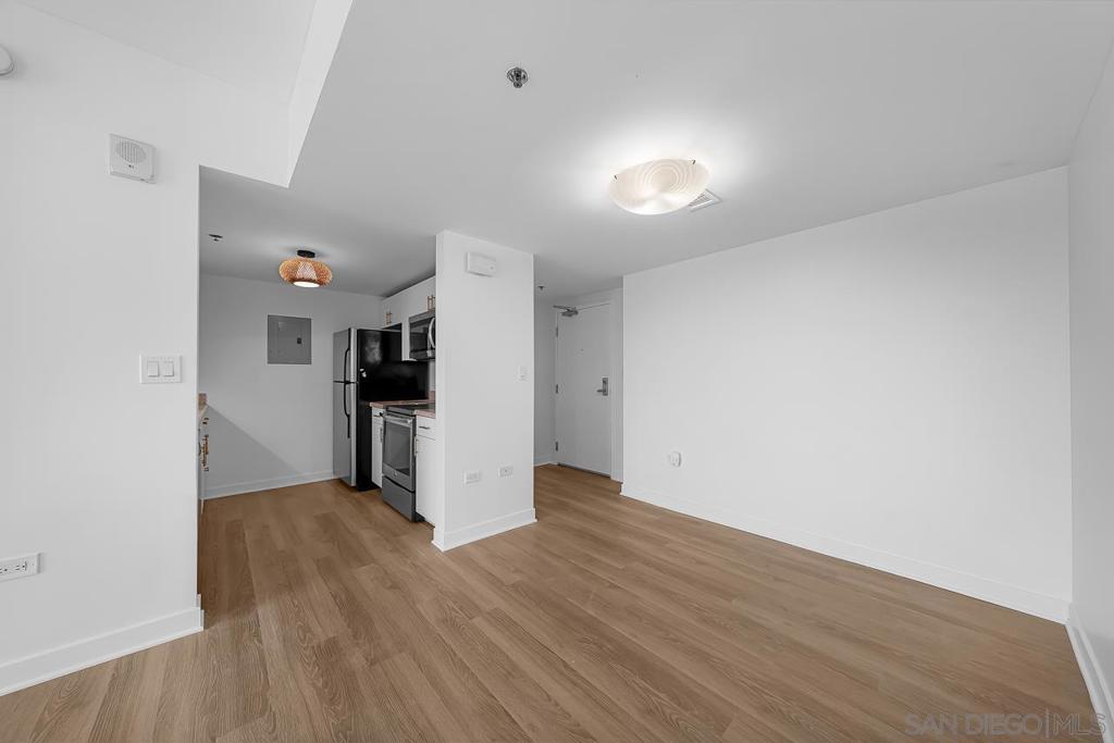 425 W Beech 1358 Property Photo 10