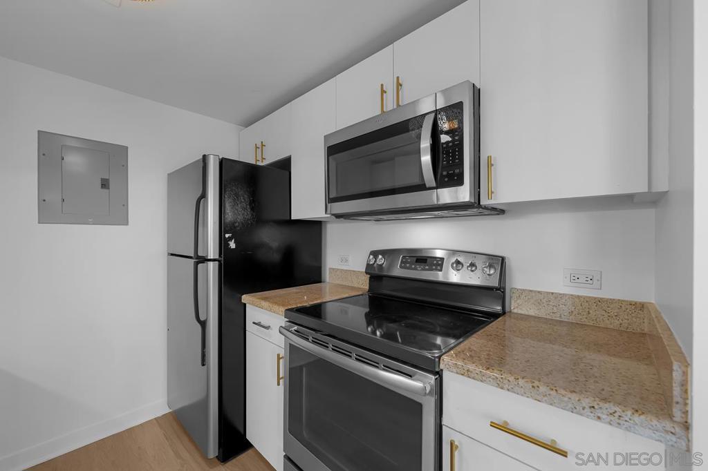 425 W Beech 1358 Property Photo 23