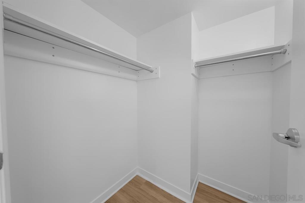 425 W Beech 1358 Property Photo 31