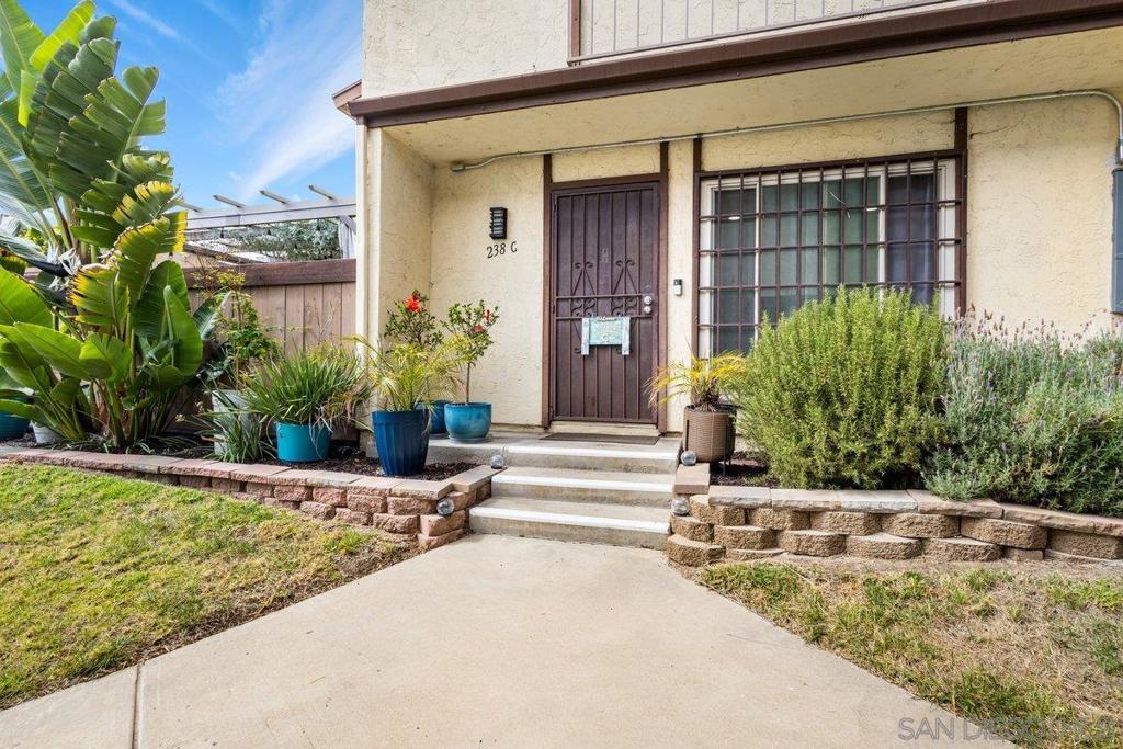 238 Regency Ct C Property Photo 1