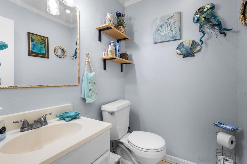 238 Regency Ct C Property Photo 8