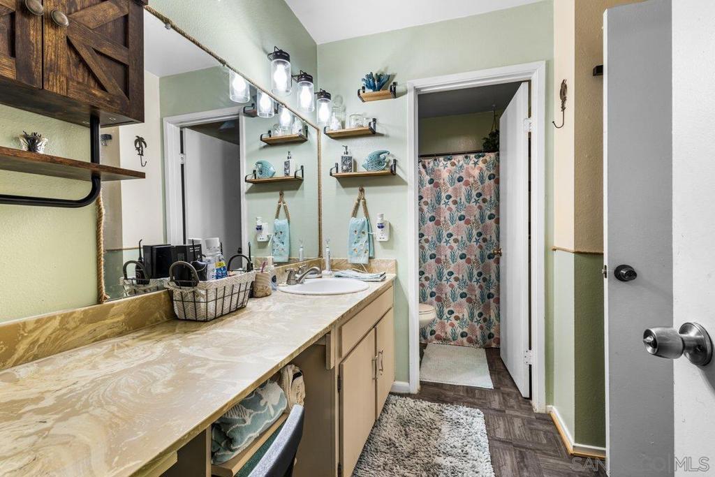 238 Regency Ct C Property Photo 11