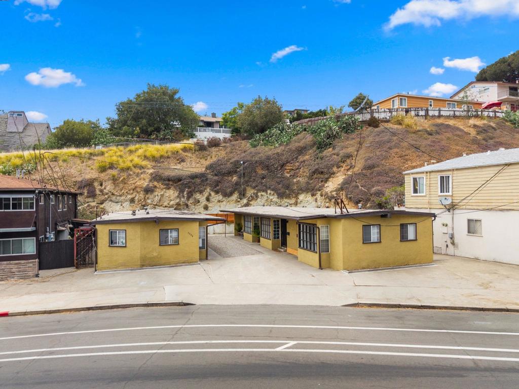 3206 Reynard Way Property Photo 1