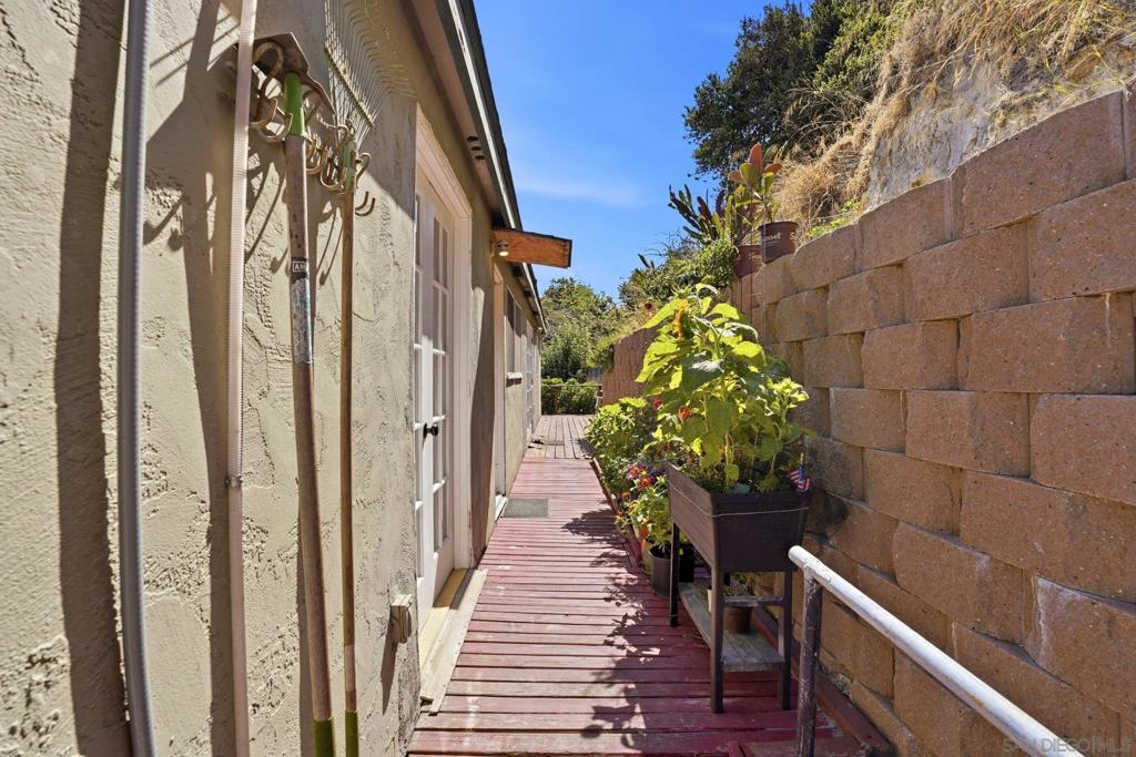2335 37 S Camino Del Rio Property Photo 16