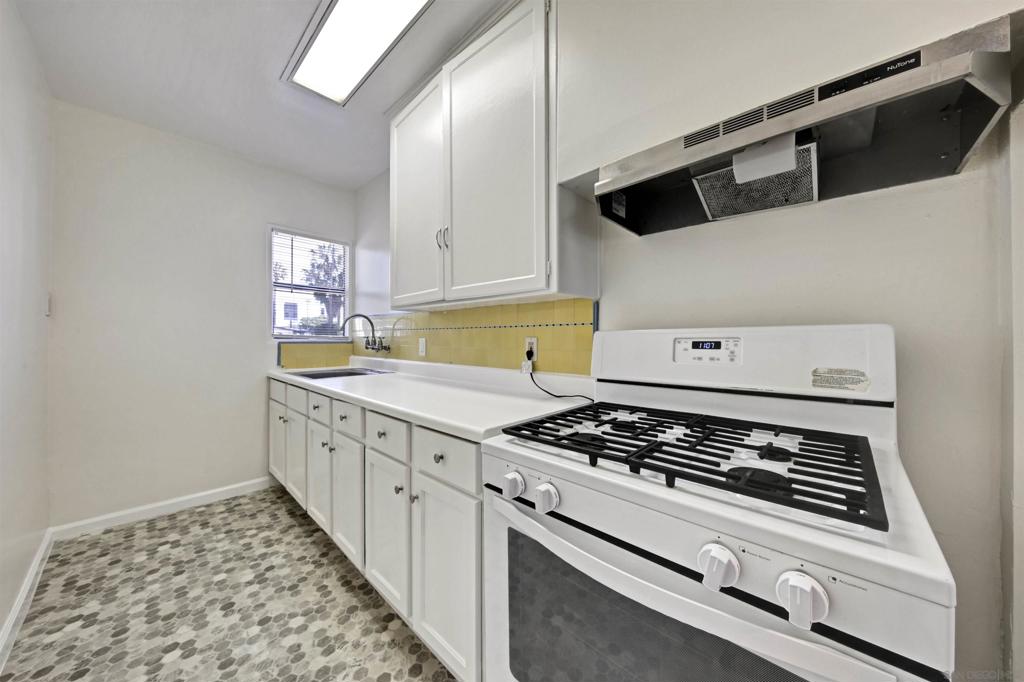 1518 Rosecrans Street Property Photo 5