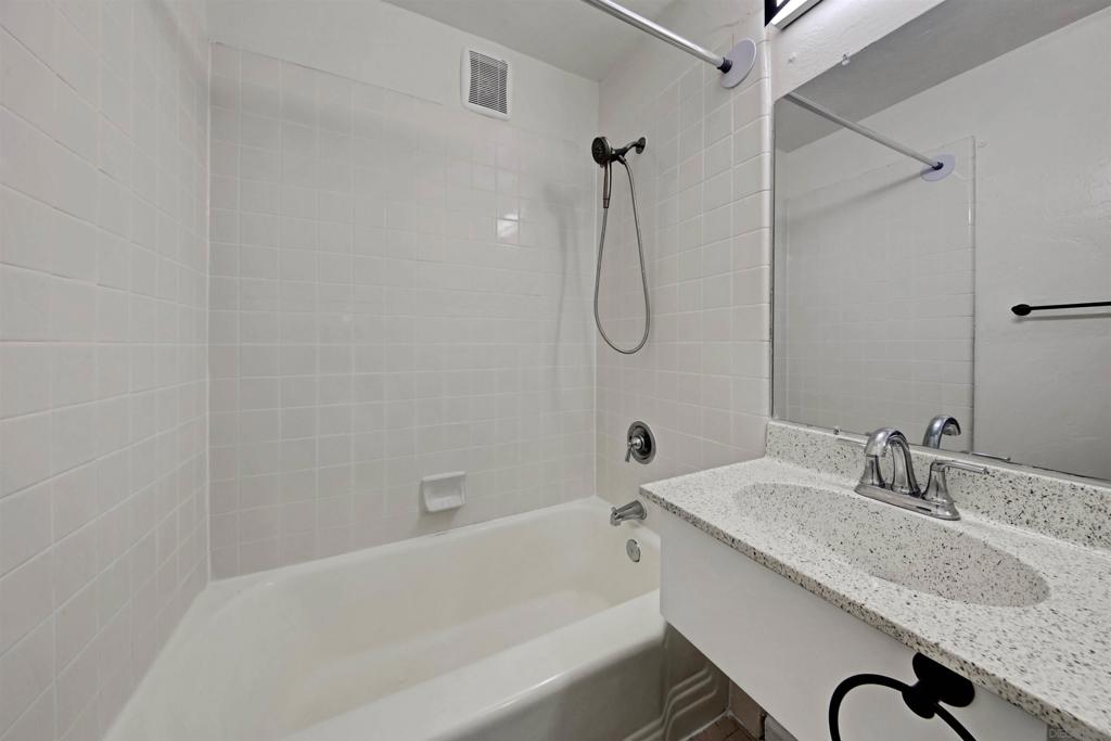 1518 Rosecrans Street Property Photo 8