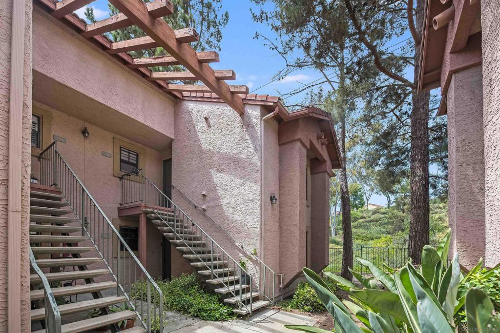 12051 Alta Carmel Ct 208 Property Photo 1