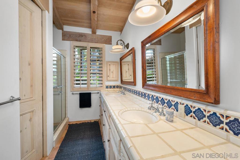 17240 Avenida De Acacias Property Photo 23