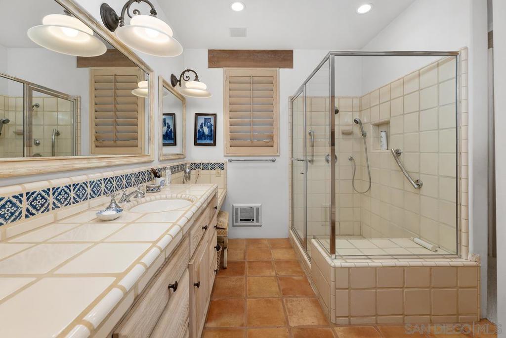 17240 Avenida De Acacias Property Photo 33