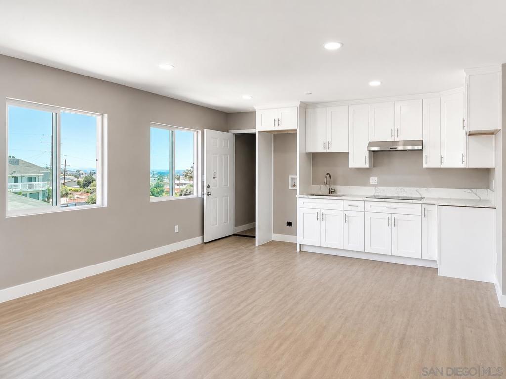 2421 Balboa Vista Dr 2 Property Photo 2