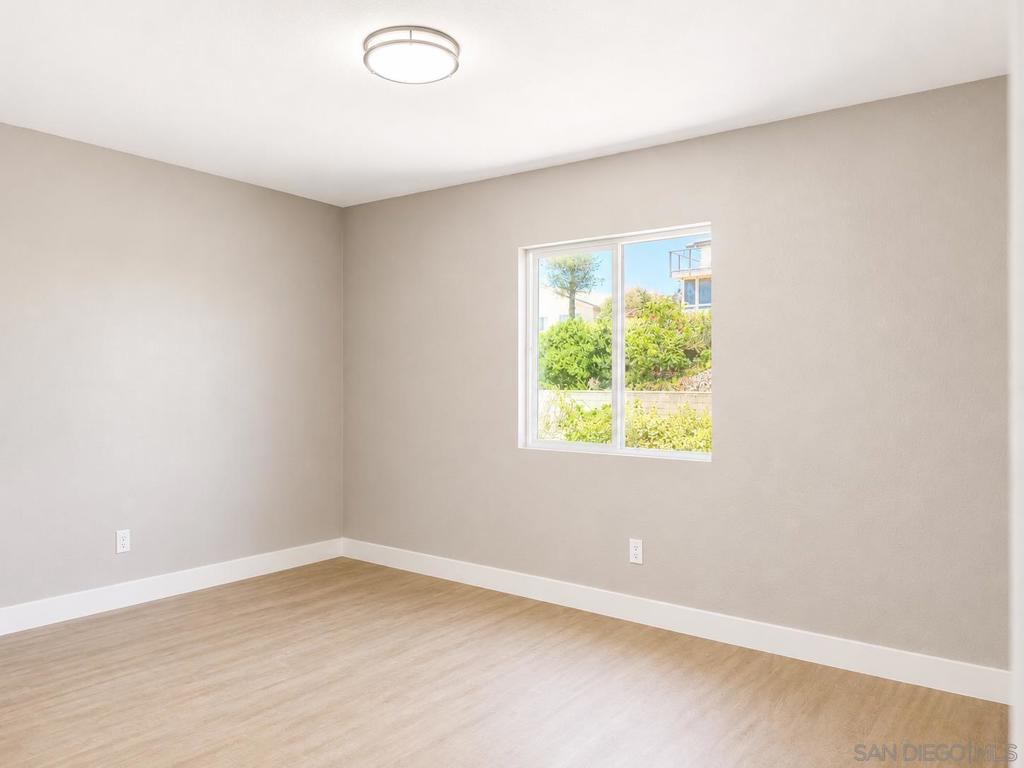2421 Balboa Vista Dr 2 Property Photo 7