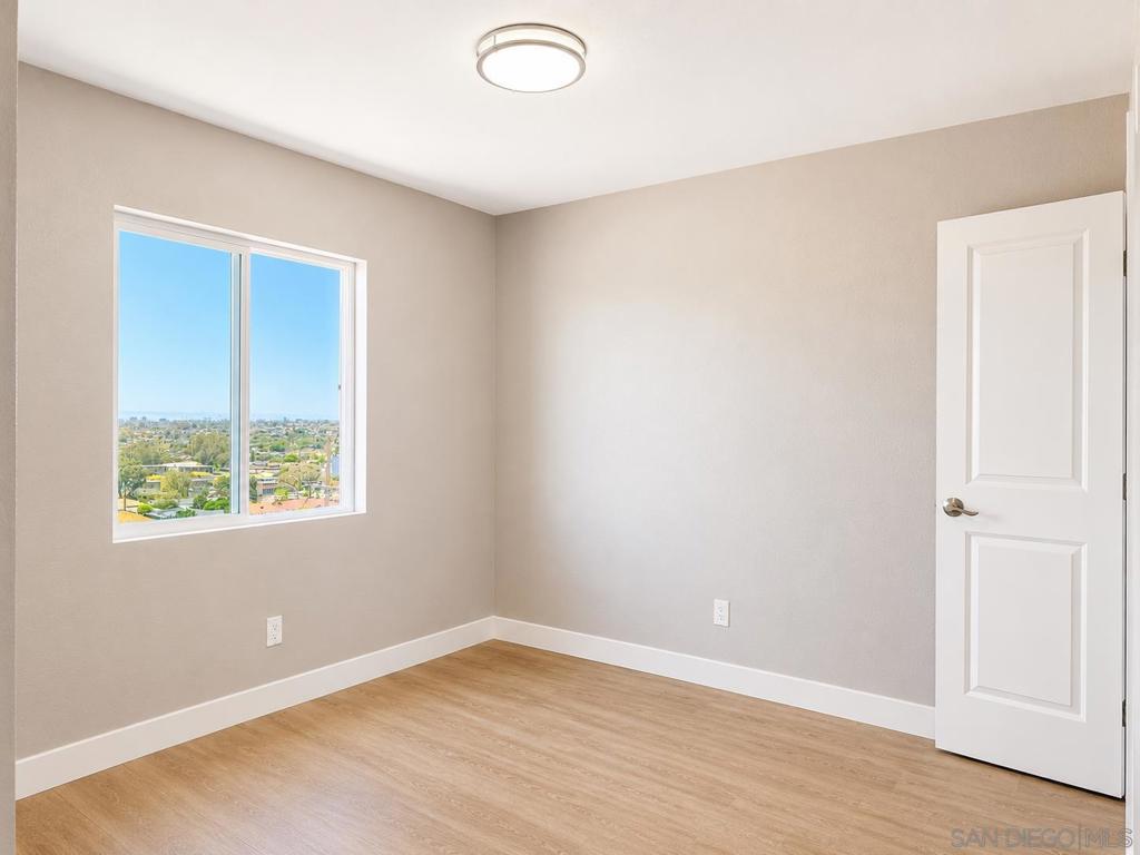 2421 Balboa Vista Dr 2 Property Photo 8