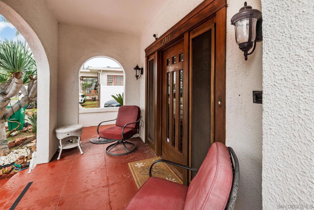 2911 15 Kalmia St Property Photo 4