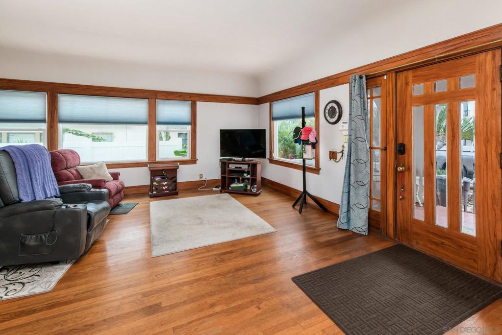 2911 15 Kalmia St Property Photo 7