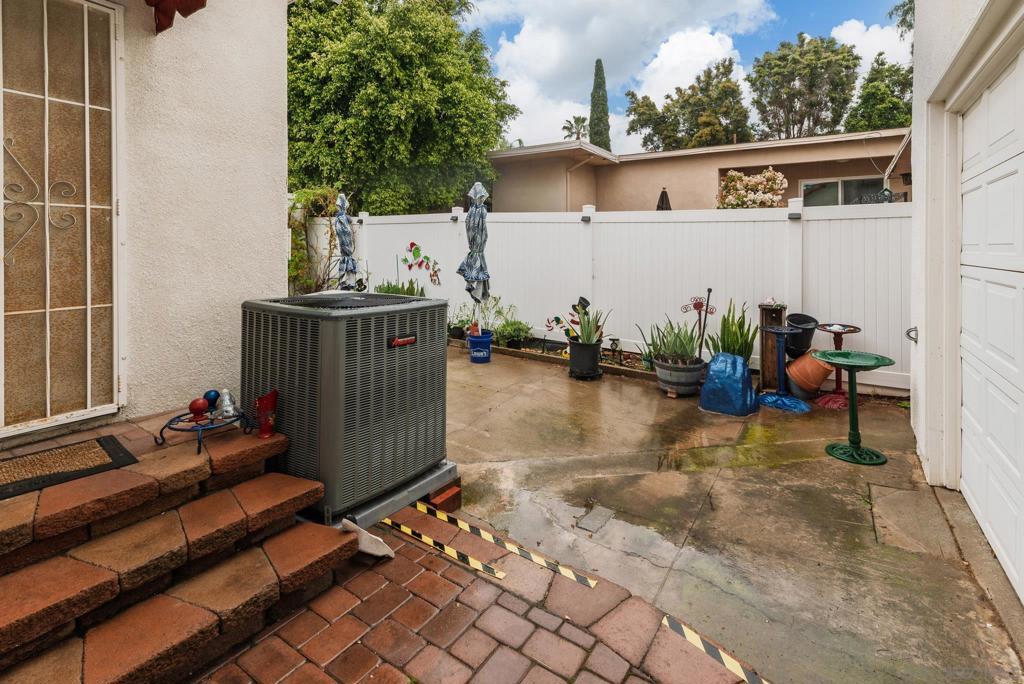 2911 15 Kalmia St Property Photo 37