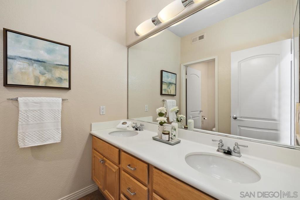 5381 Renaissance Ave Property Photo 35