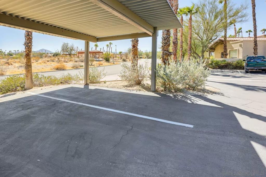 1618 Las Casitas Dr Property Photo 12