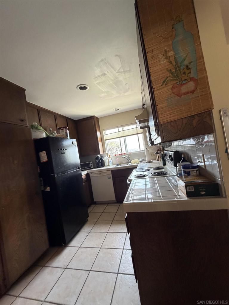584 86 Lomas Santa Fe Dr Property Photo 23