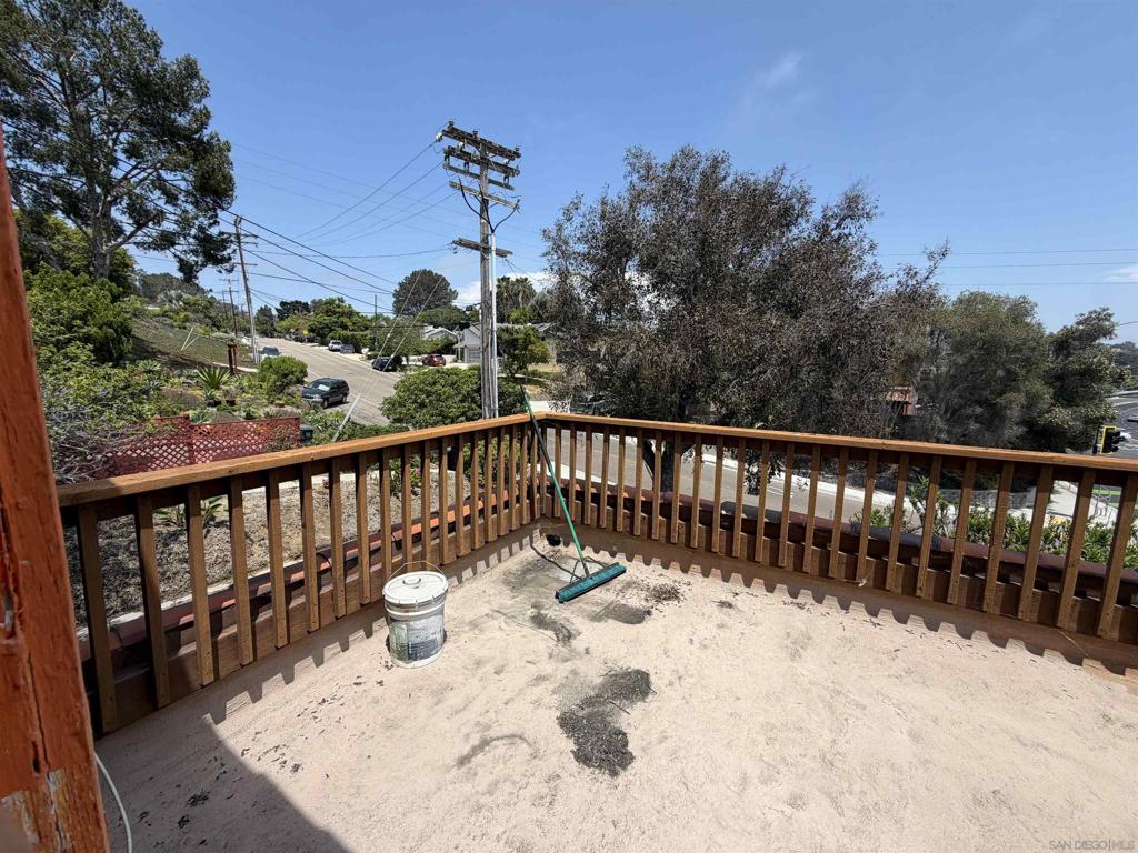 584 86 Lomas Santa Fe Dr Property Photo 36