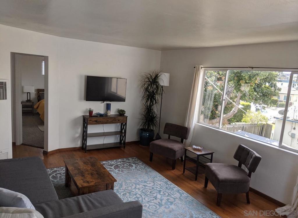 4662 Point Loma Ave Property Photo 5