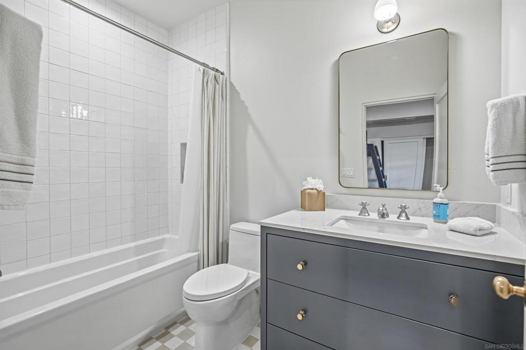 1027 F Ave Property Photo 54