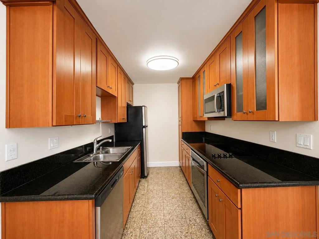 8570 Via Mallorca E Property Photo 4