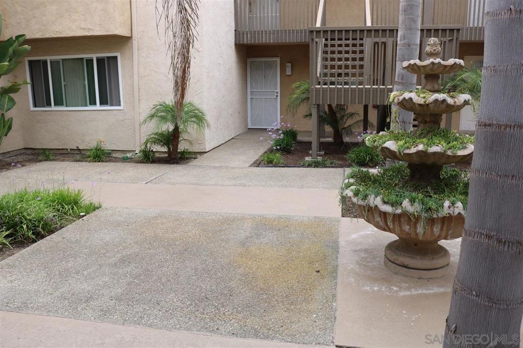 8570 Via Mallorca E Property Photo 11