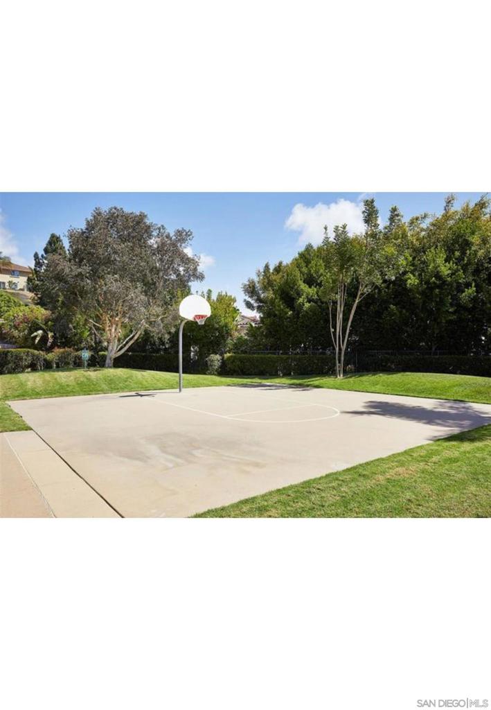 6063 Oakgate Row Property Photo 10