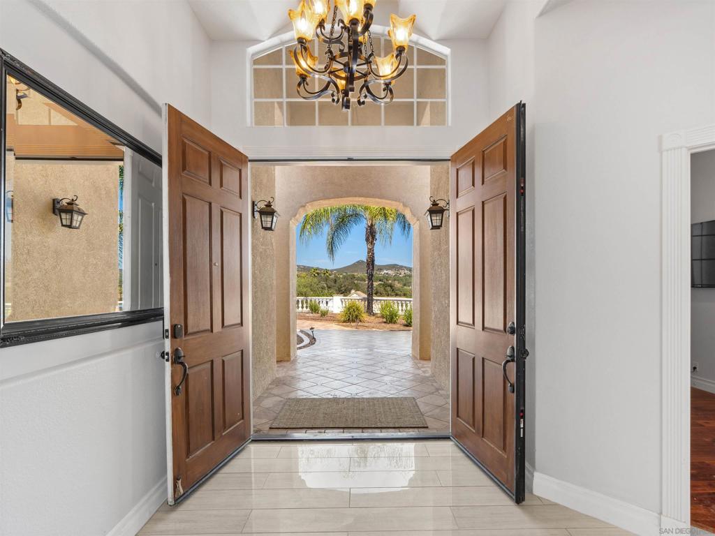 15043 Saddle Creek Drive Property Photo 3