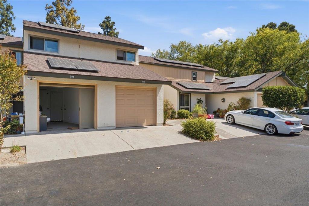 503 Smoketree Glen Property Photo 2