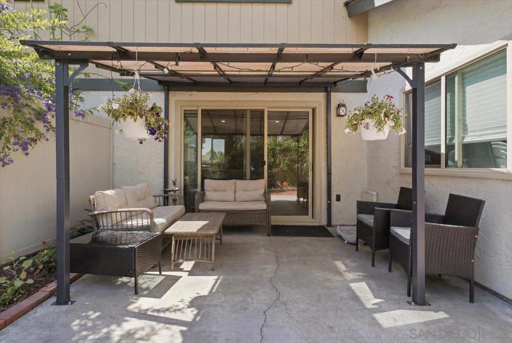 503 Smoketree Glen Property Photo 4