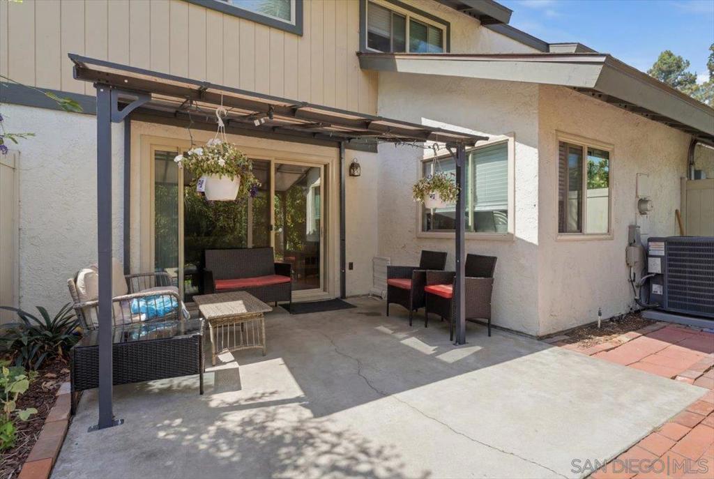 503 Smoketree Glen Property Photo 6