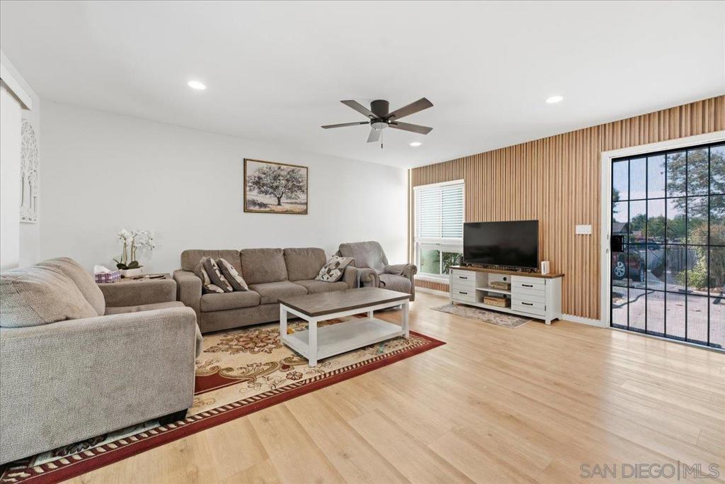 503 Smoketree Glen Property Photo 12