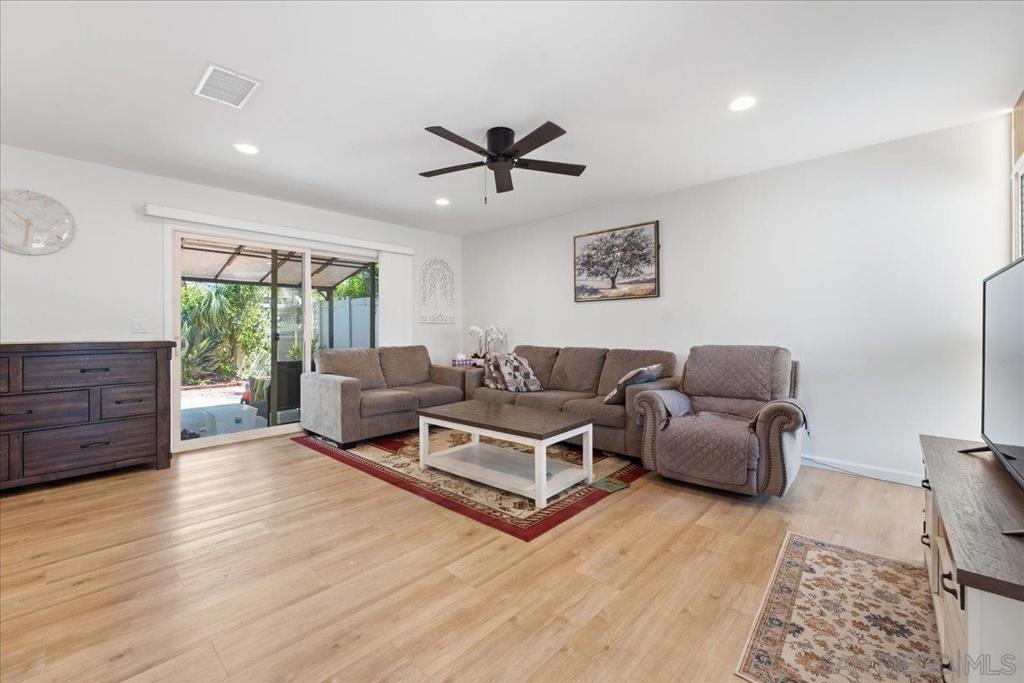 503 Smoketree Glen Property Photo 13