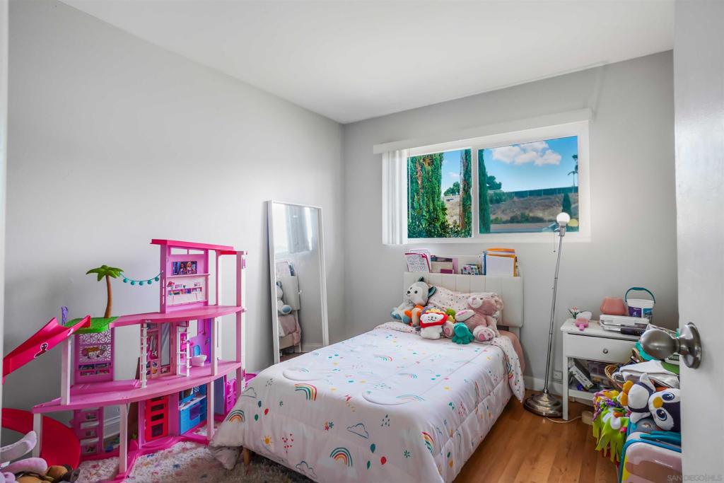 152 E Oxford Street Property Photo 11