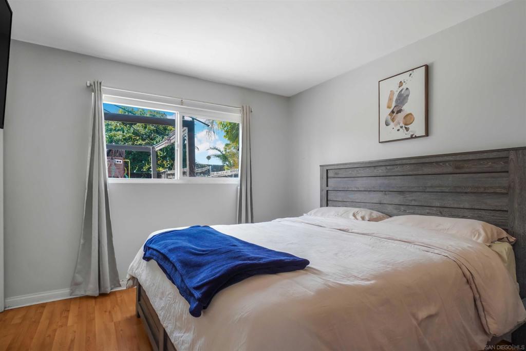152 E Oxford Street Property Photo 12