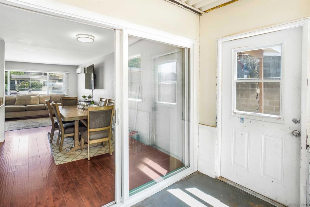 152 E Oxford Street Property Photo 15