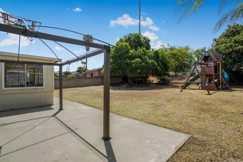 152 E Oxford Street Property Photo 18