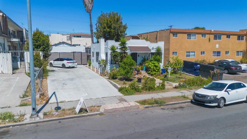 4052 56 Euclid Property Photo 19