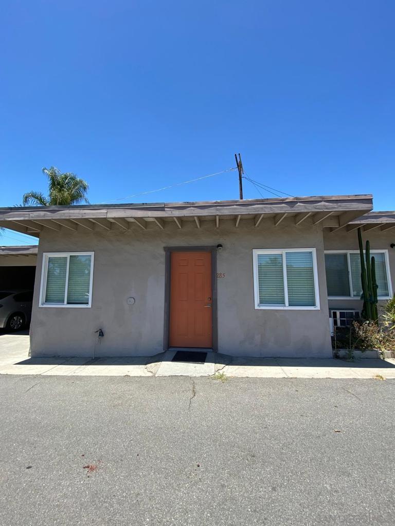 285 S Mollison Ave Property Photo 1