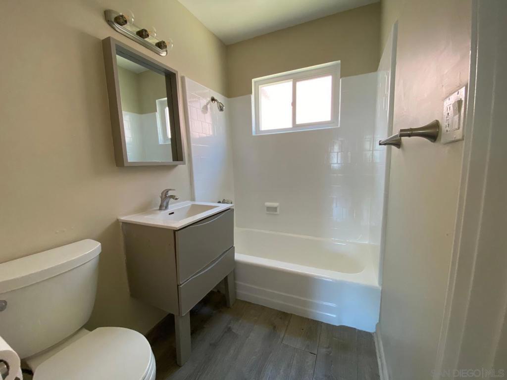 285 S Mollison Ave Property Photo 13