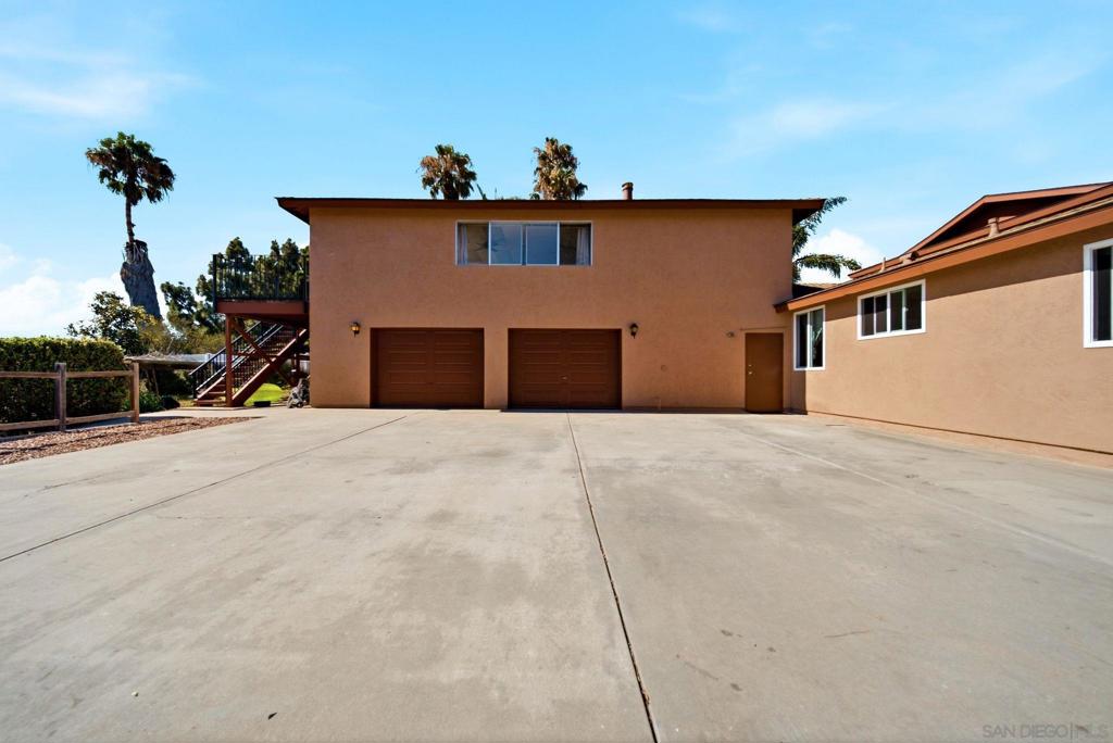 932 Regal Rd Property Photo 13