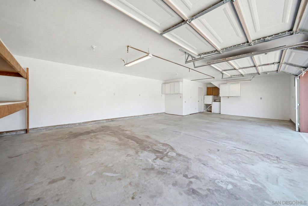 932 Regal Rd Property Photo 15